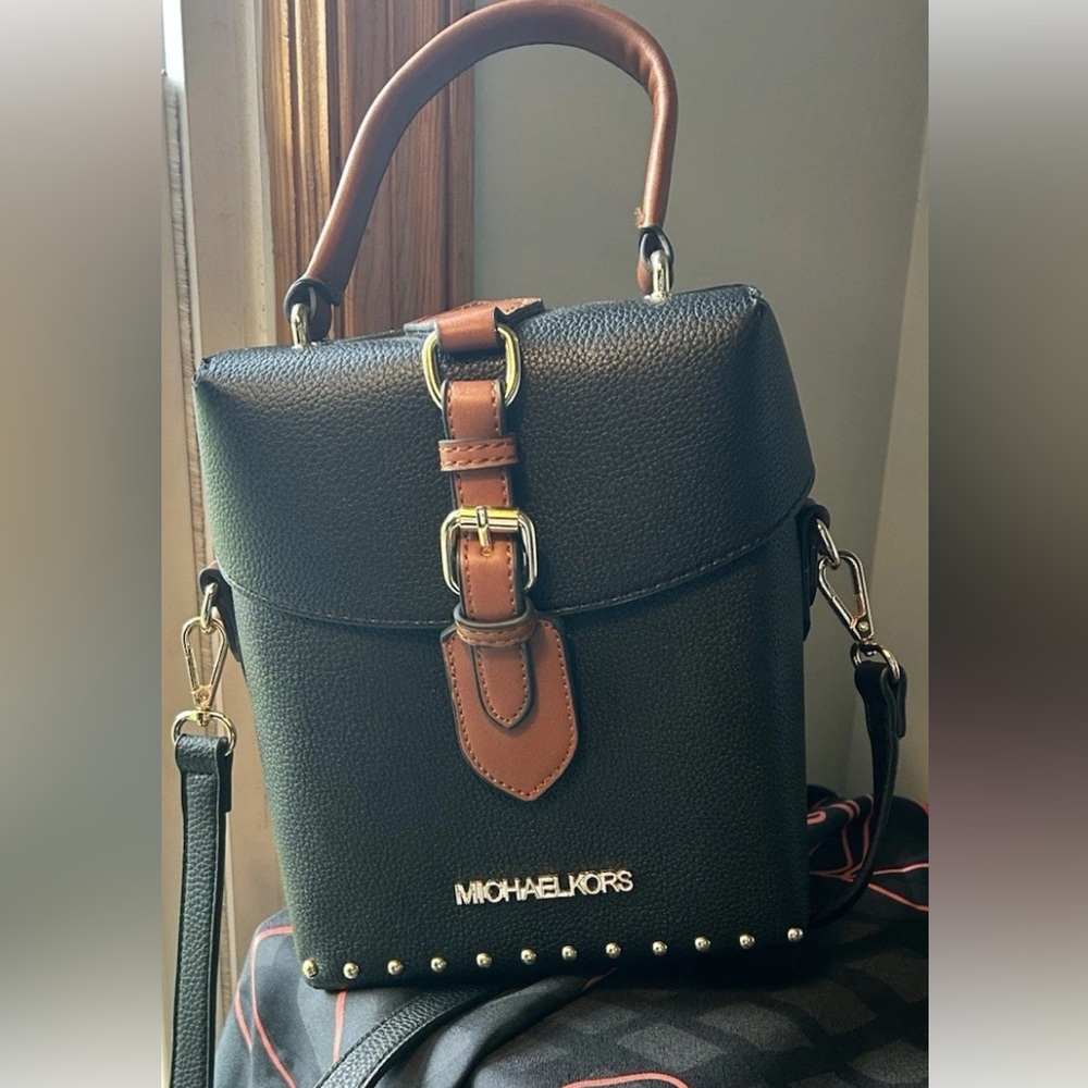 Michael Kors Black and Tan Shoulder Bag